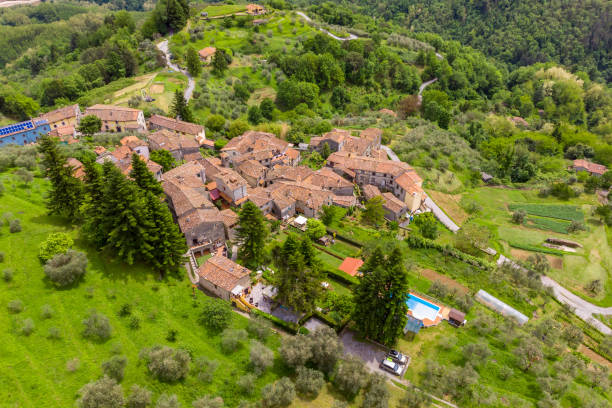 Veduta aerea del centro storico di Pescaglia